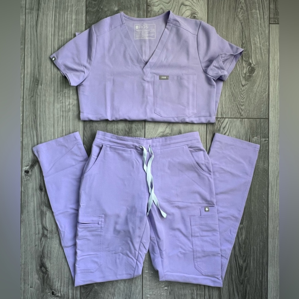 Figs Lavender Dew Scrub Set